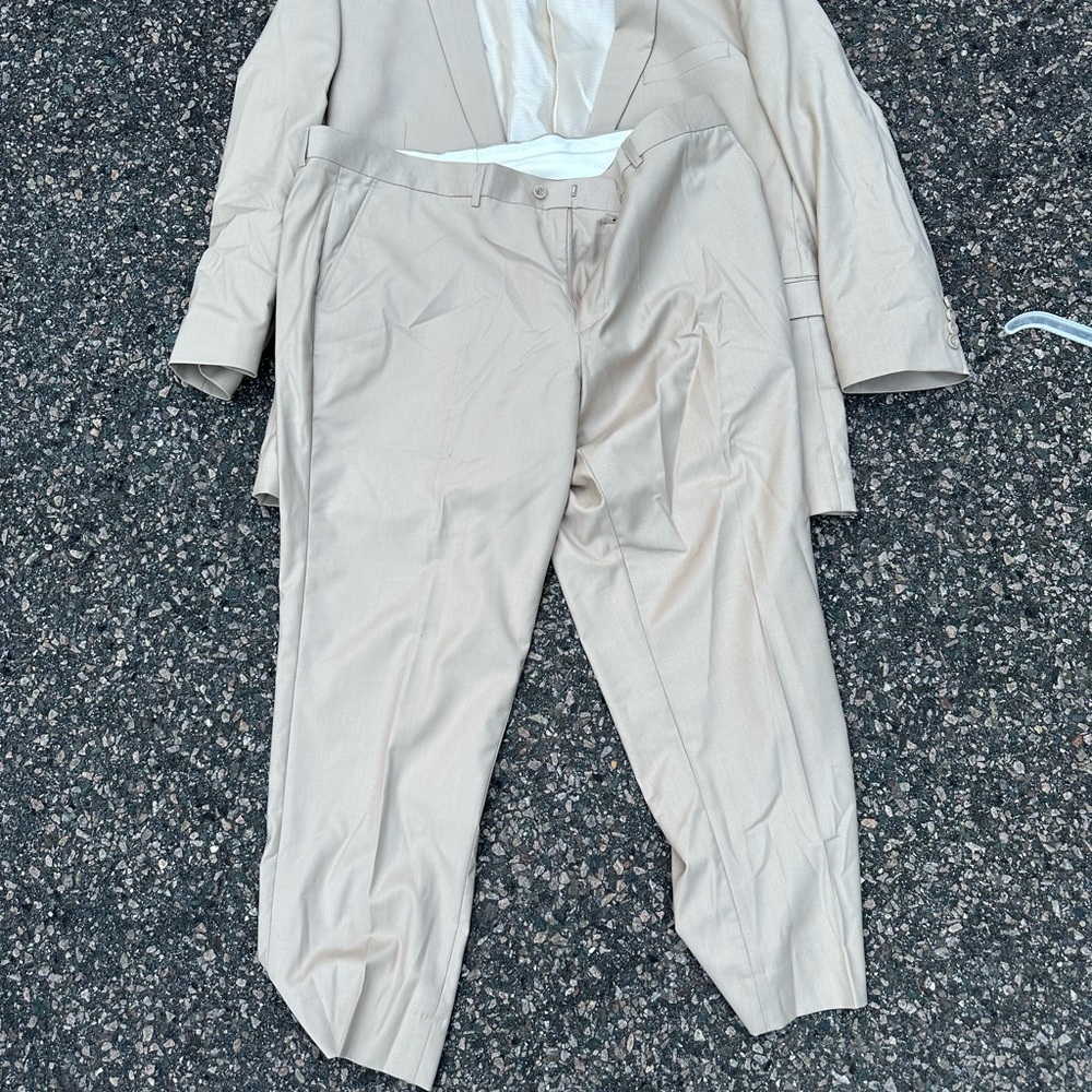 Zara Men's Tan Suit Set